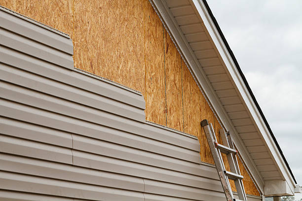 Professional Emergency Siding Repair technician working in Georgetown, PA